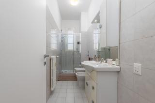 Free Private parking - 5 min to Metro - Access Control Guard - Quiet - Milan - 8