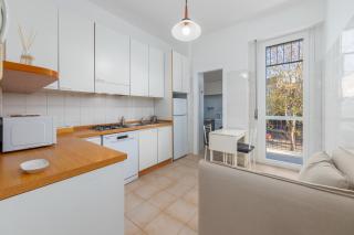 Free Private parking - 5 min to Metro - Access Control Guard - Quiet - Milan - 9