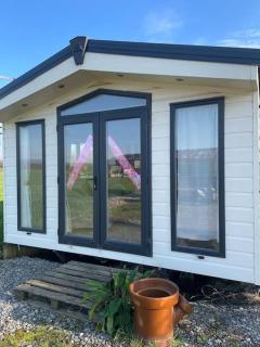 Cosy family farm static caravan - - 4