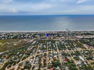 Coastal 3BD Bungalow One Block from Scenic Walkway - Oak Island - 9