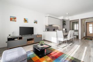 Mystic Meadows Apartment - Budapest - 9