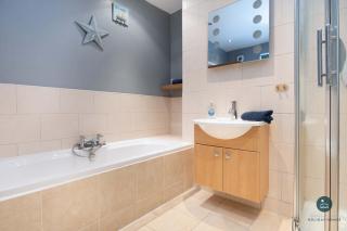 Home AWey - Holiday home near harbour - 1