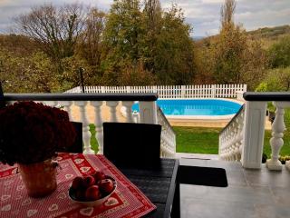 Odisea Hill House - Modern Holiday Home with swimming pool, sauna, jacuzzi, WiFi and 2 bedrooms, near Varazdin - 1