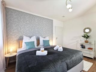BohnApartments Haus Zocheblick - 2 kostenlose Parkplätze - sehr ruhig - 4 Schlafzimmer - Neubau - Vollausstattung - WLAN - Hoppegarten - 0