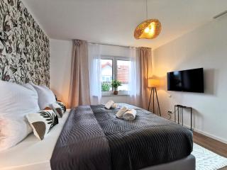 BohnApartments Haus Zocheblick - 2 kostenlose Parkplätze - sehr ruhig - 4 Schlafzimmer - Neubau - Vollausstattung - WLAN - Hoppegarten - 6