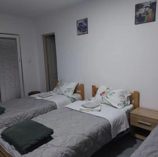 Hostel Yugoslavija 1 - 2