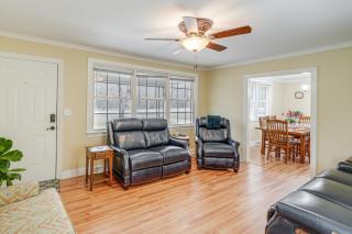 Charming Milton Home with Porch - 5 Mi to VIR! - Milton - 6