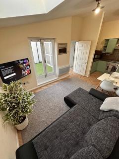 Apartment with balcony - on High Street - Sleeps 6 - Londra - 0
