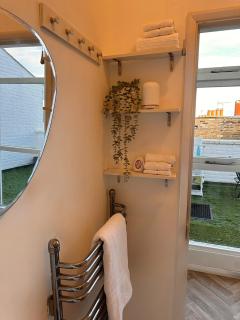 Apartment with balcony - on High Street - Sleeps 6 - Londra - 9