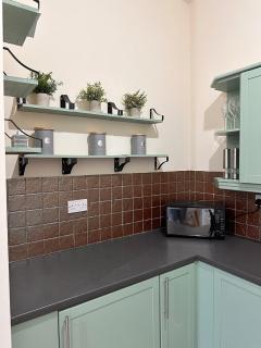 Apartment with balcony - on High Street - Sleeps 6 - Londra - 4