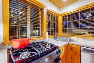 Cozy Retreat - Sandy - 2