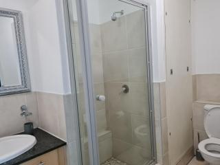 Beautiful 2 bed 2 bath apartment @ Westpoint in Sandton - Johannesburg - 2