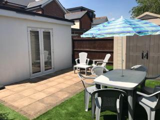 Highcliffe Apartment with Parking - 9
