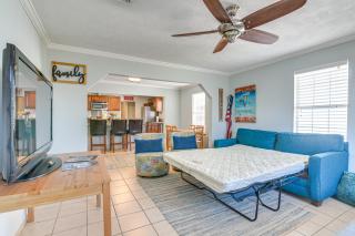 Less Than 1 Mi to Beach! Family-Friendly Galveston Home - 6