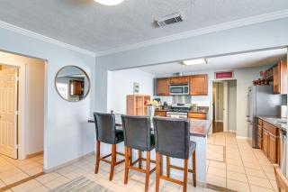 Less Than 1 Mi to Beach! Family-Friendly Galveston Home - 5