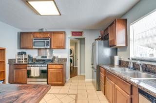 Less Than 1 Mi to Beach! Family-Friendly Galveston Home - 2
