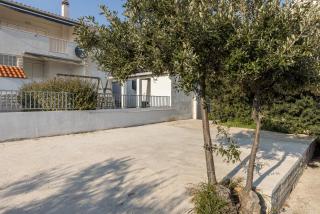 Apartments by the sea Milna, Vis - 8946 - Rukavac - 1