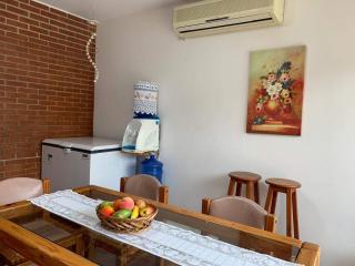 4 SUITES, AR COND TV, INTERNET, PISCINA,150 MTS PRAIA! Aceitamos Pet! - Guarujá - 1