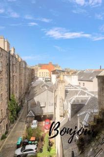 Monge Suite Old Town 2BR-1BA, near Royal Mile by Bonjour Residences Edinburgh - 2