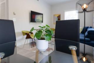 Minutes to Broadway- KING bed and optional garage parking - Nashville - 2
