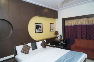 Marshall The Grand Hotel - Ahmedabad - 1