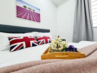 8 Guest Cozy 3 Room Koi Kinrara Suite, IOI Puchong, Bukit Jalil Pavilion, Bukit Jalil Stadium, Sunway Pyramid, Sunway Lagoon - Kampong Baharu Sungai Way - 0