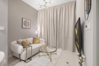 Luxury 1 Bedroom Apartment with Spectacular Burj and Canal Views - Dubai - 9