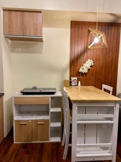 Avida-Riala Tower 2, 3 New & Stylish Studio & 1BR Condo - 9