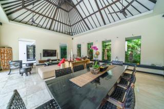 Exquisite 4BD Luxury Villa in the Heart of Berawa - Canggu - 8