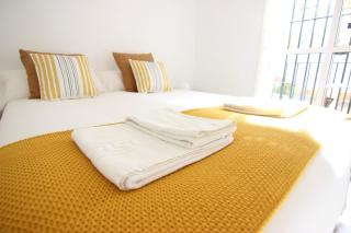 RentalSevilla Espacioso apartamento en la Alameda de Hércules con parking - Seville - 0