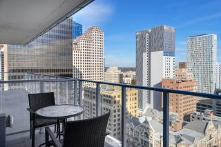 Downtown 1br w deck pool lounge nr dining ATX-229 - 8