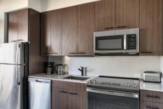 Downtown 1br w deck pool lounge nr dining ATX-229 - 4
