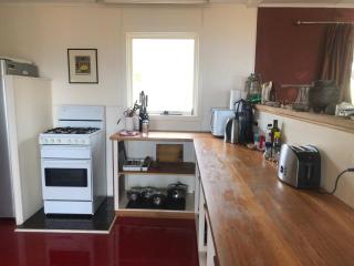 The Woolshed and Farmhouse Blue, Bruny Island - Barnes Bay - 6