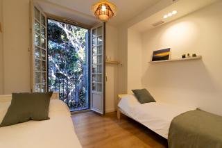 NT Luxury Central Duplex with Terrace & Parking - 2