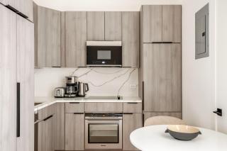 UWS 2br w elevator in-unit wd nr central park NYC-1301 - New York - 6