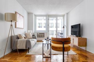 Midtown 2BR w Gym Doorman nr Central Park NYC-507 - 9