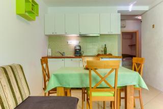 2-bdr apt with shared garden 3 min walk to beach - Split - 1