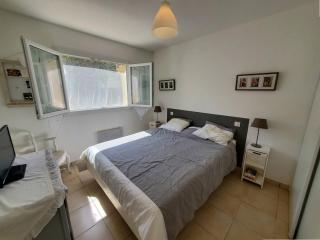 Villa club 2 chambres avec grande terrasse dans résidence de vacances - Six-Fours-les-Plages - 1