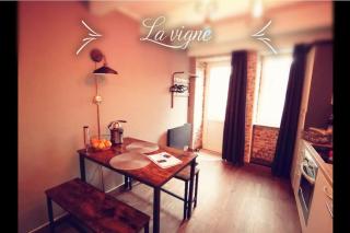 La Roche Blanche, maison de bourg pleine de charme - 4