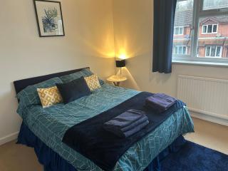 KB51 Charming 2 bed house in Horsham, pets very welcome and long stays with easy access to London, Brighton and Gatwick - Warnham - 6