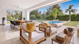 ViVi Homes -Villa Perla Pool, Gym, Jacuzzi & Garden - Estepona - 9