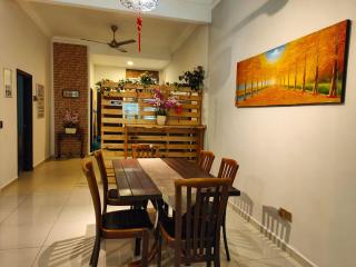 Wood Theme Home / town centre / 18pax - Malacca - 5