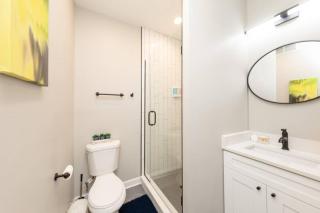 The Secret West Loop Oasis for up to 4 guests - 5 minutes to United Center! - Chicago - 5