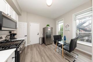 The Secret West Loop Oasis for up to 4 guests - 5 minutes to United Center! - Chicago - 7