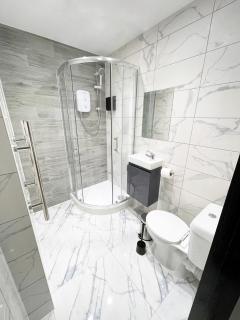 Private Family and Business Rooms Harrow Fast WiFi - 5