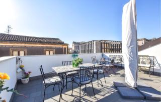 3 Bedroom Stunning Apartment In Catania - Catania - 2