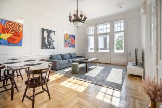3 BR Classical Apartment With a Modern Touch 2unit - Budapest - 5