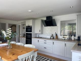 Stunning Country Views - 3 minutes walk to Beach - Pett - 4