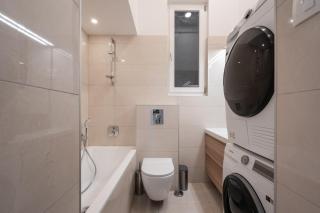 3 BR Classical Apartment With a Modern Touch 2unit - Budapest - 1