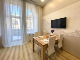 Central street on Sumska 82a - Charkov - 1